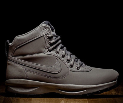 nike mens walking boots